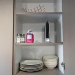 Lovely In With Private Parking Apartment *