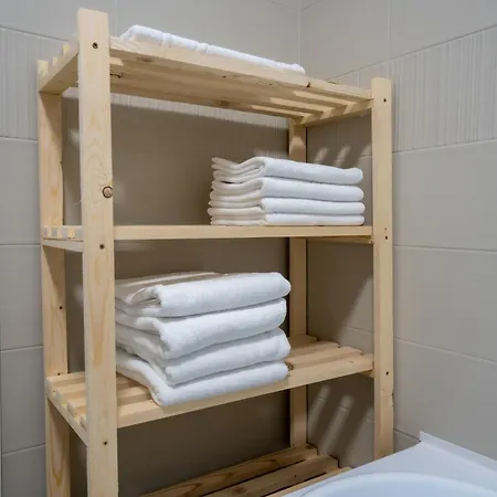 Lovely In With Private Parking Apartment *