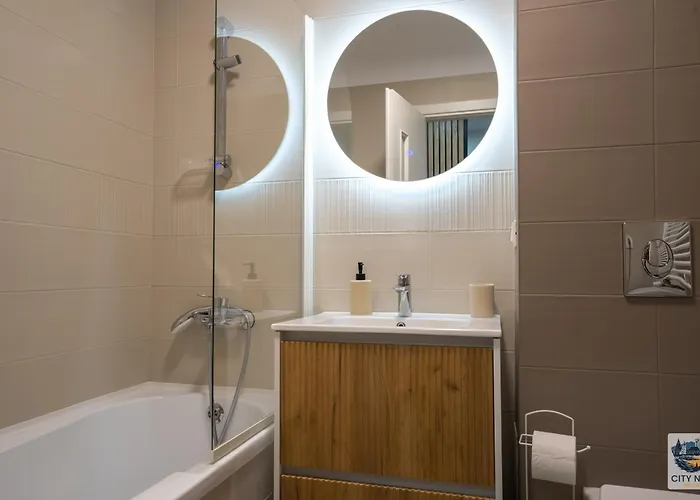 Lovely In With Private Parking