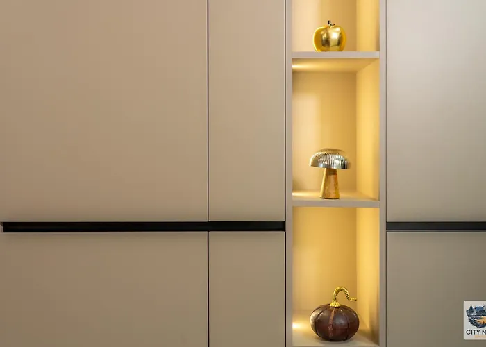 Lovely In With Private Parking Apartment *