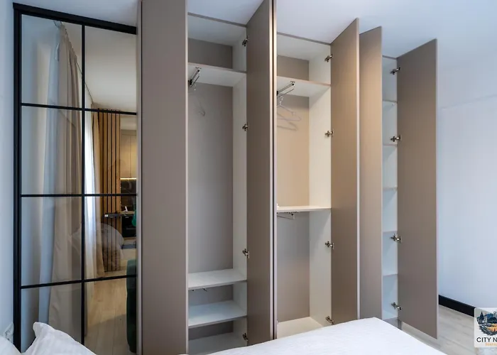 Lovely In With Private Parking *