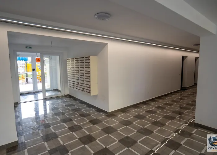 Lovely In With Private Parking *