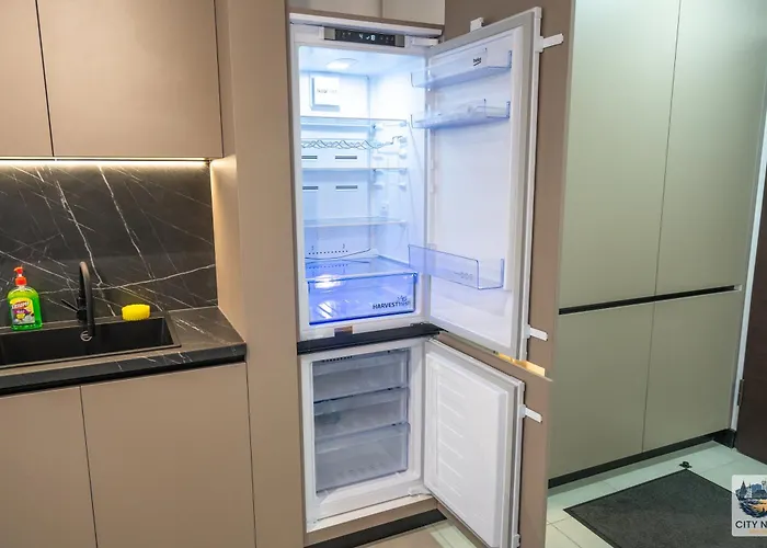 Lovely In With Private Parking Apartment