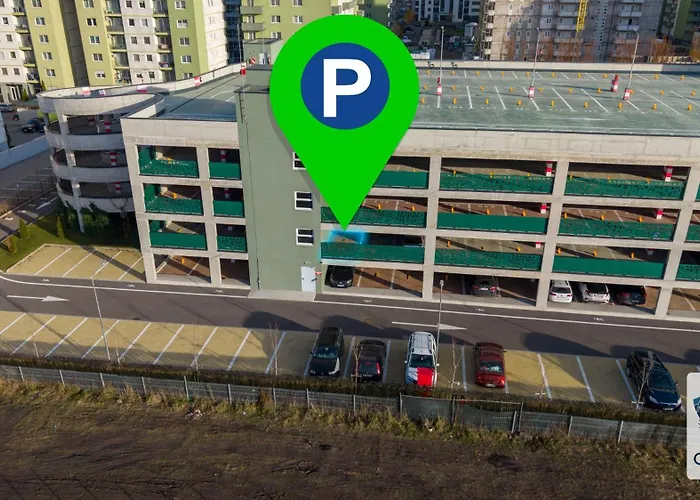 Lovely In With Private Parking Apartment